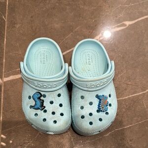 Crocs Kids' Blue Clogs with Dinosaur Charm